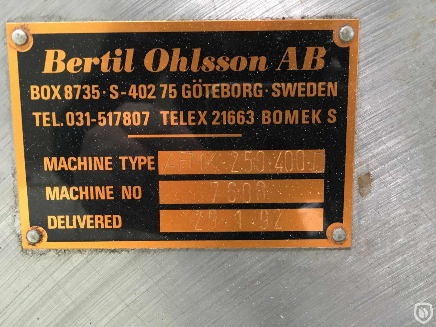 machine identification plate