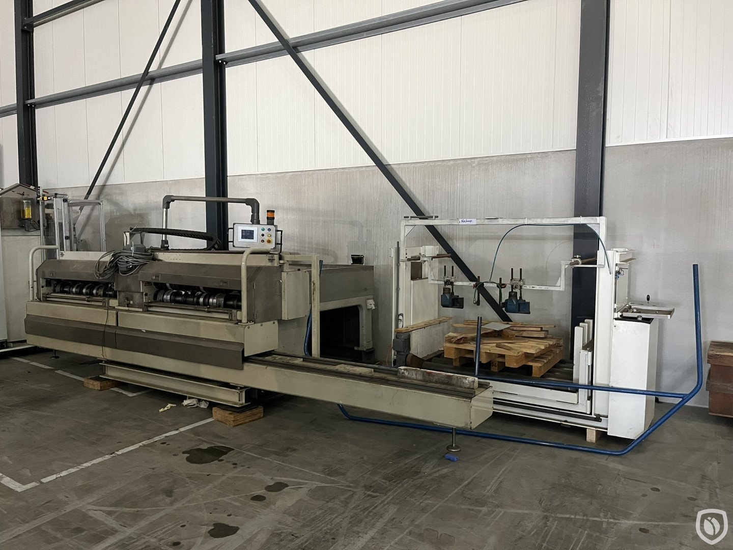 slitter with double axis on frame and feeding unit